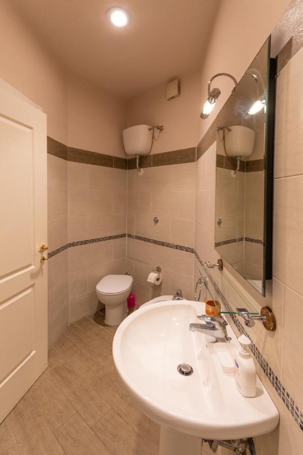 Vercelli Guest House near San Giovanni Rome Extérieur photo